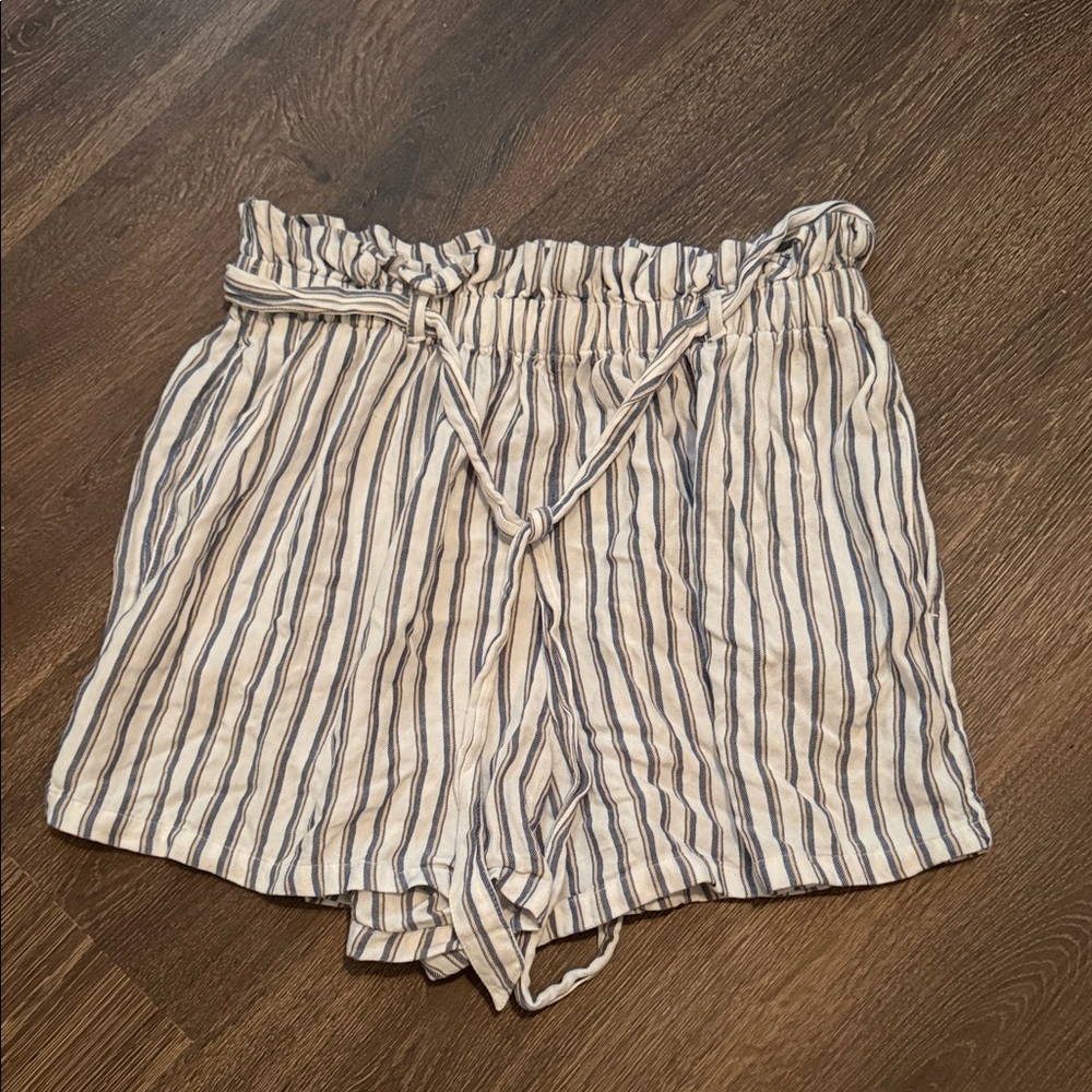 Hollister High Waist Striped Shorts - White with Blue and Cream stripes